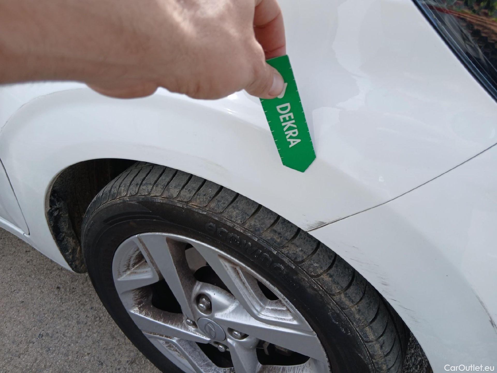  Hyundai  i10 HYUNDAI  / 2020 / 5P / berlina con portón 1.0 Klass #31