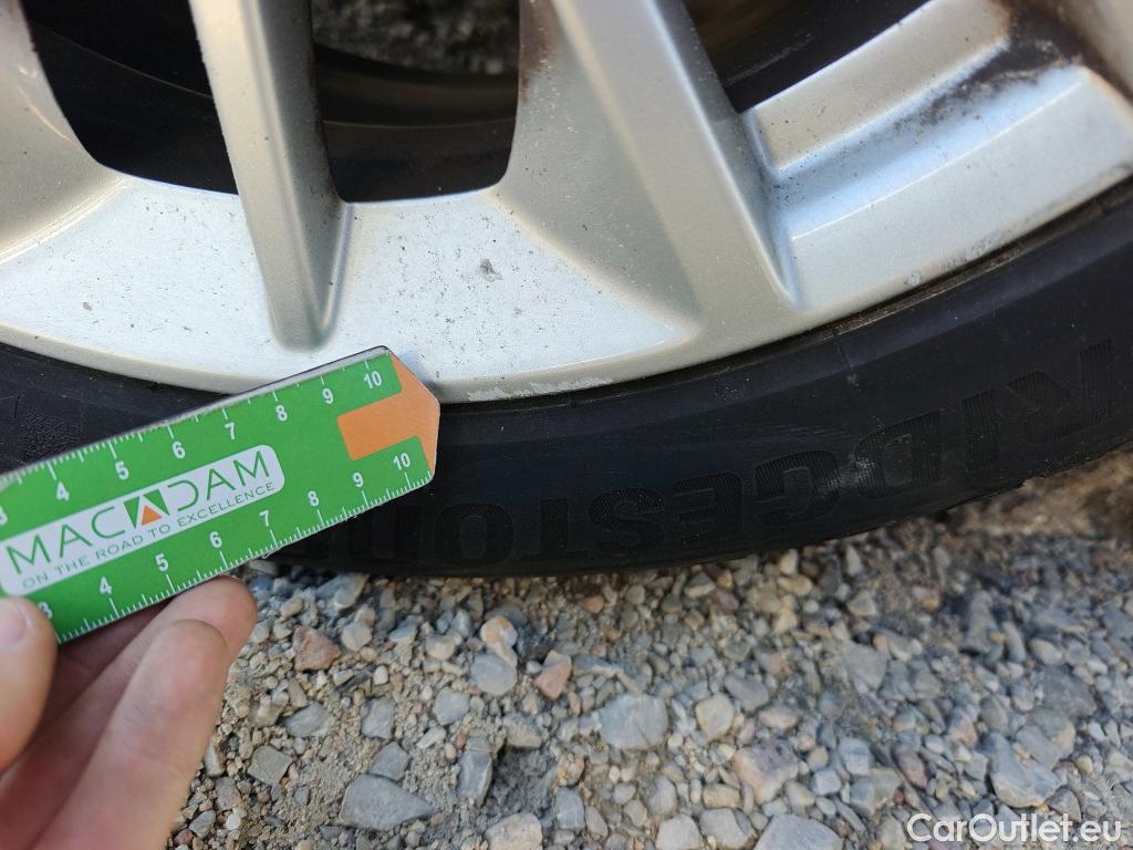  Bmw  Serie 1 BMW  / 2019 / 5P / berlina con portón 118i #23