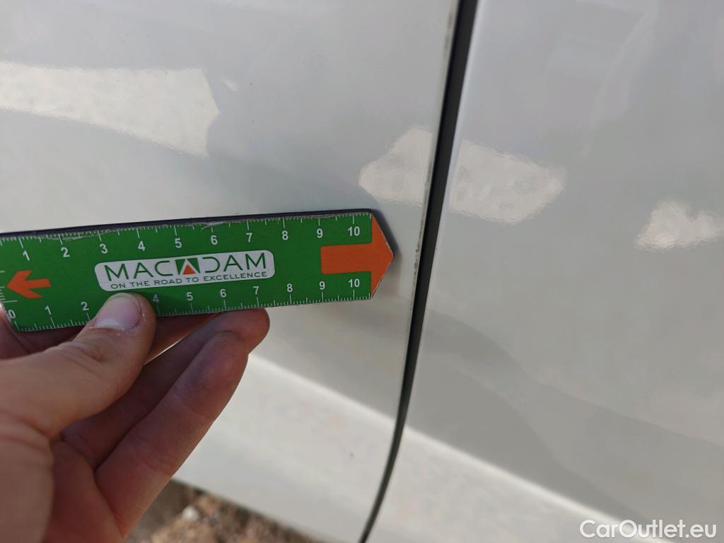  Bmw  Serie 1 BMW  / 2019 / 5P / berlina con portón 118i #6