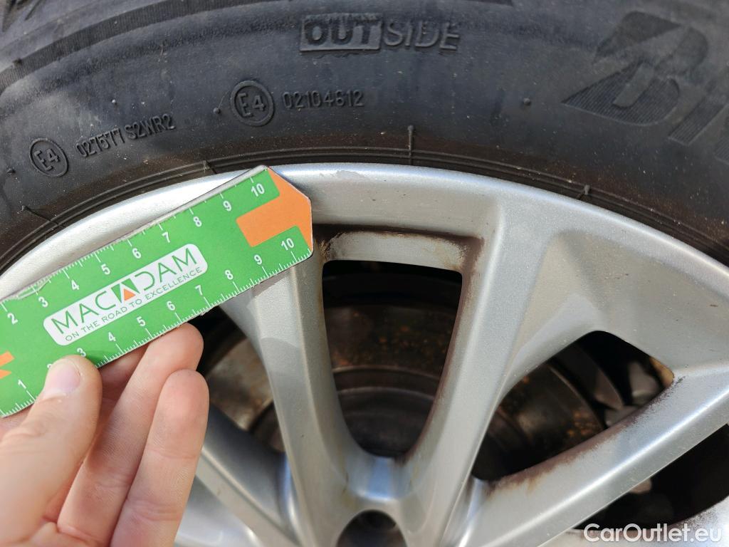  Bmw  Serie 1 BMW  / 2019 / 5P / berlina con portón 118i #47