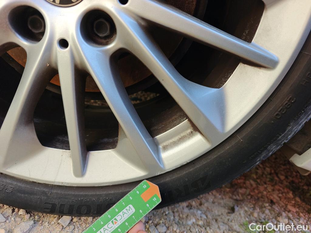  Bmw  Serie 1 BMW  / 2019 / 5P / berlina con portón 118i #30