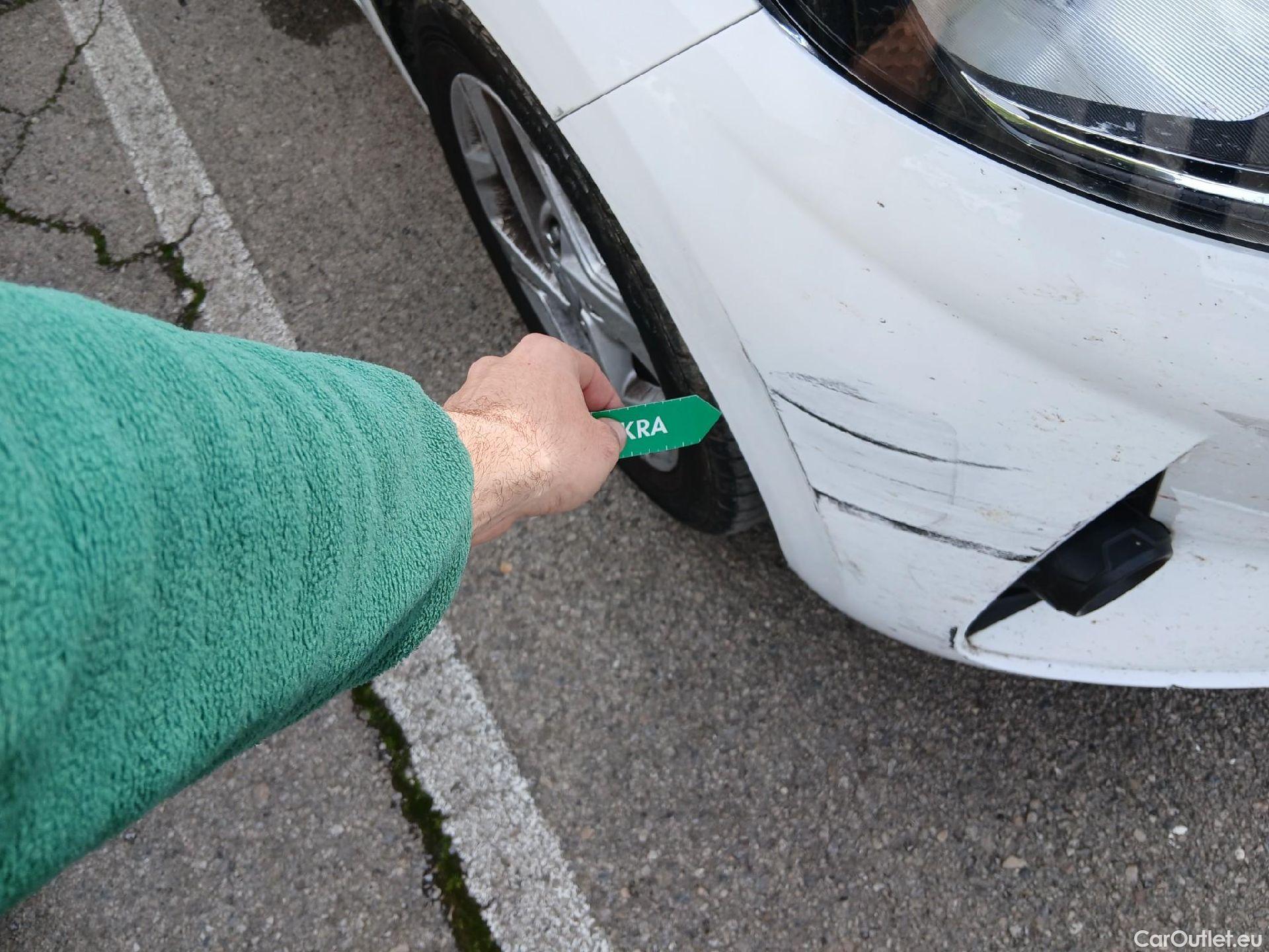  Hyundai  i10 HYUNDAI  / 2020 / 5P / berlina con portón 1.0 Klass #2