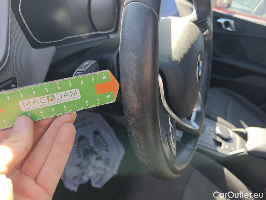  Bmw  Serie 1 BMW  / 2019 / 5P / berlina con portón 118i #17