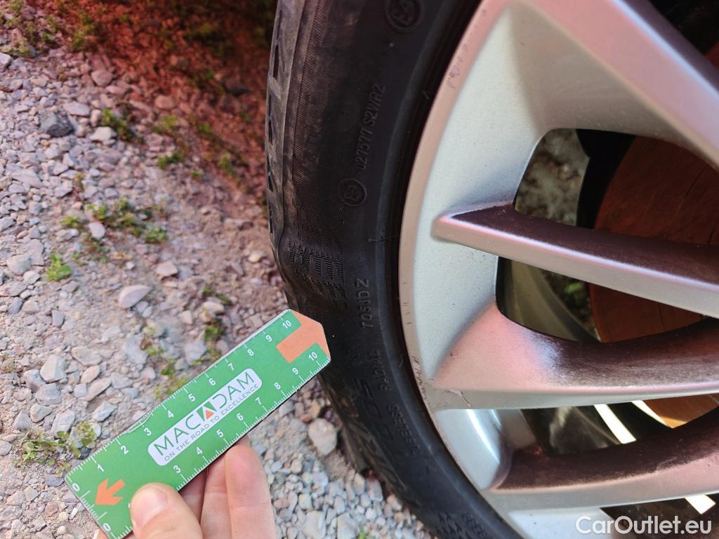  Bmw  Serie 1 BMW  / 2019 / 5P / berlina con portón 118i #8