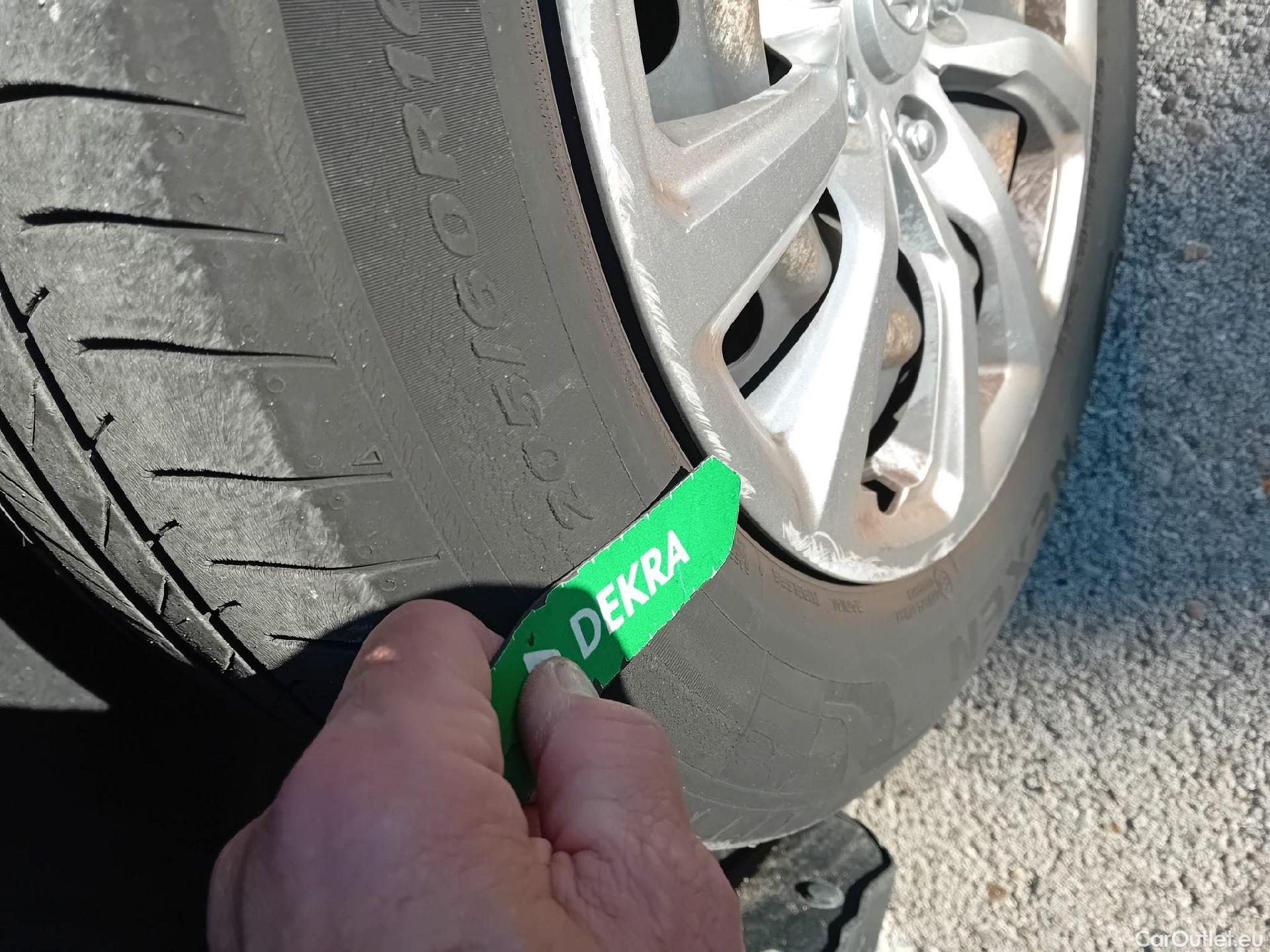  Hyundai  Konna HYUNDAI Kona / 2020 / 5P / todoterreno 1.0 TGDI Klass 4X2 #7