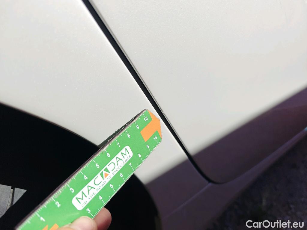  Bmw  Serie 1 BMW  / 2019 / 5P / berlina con portón 118i #40