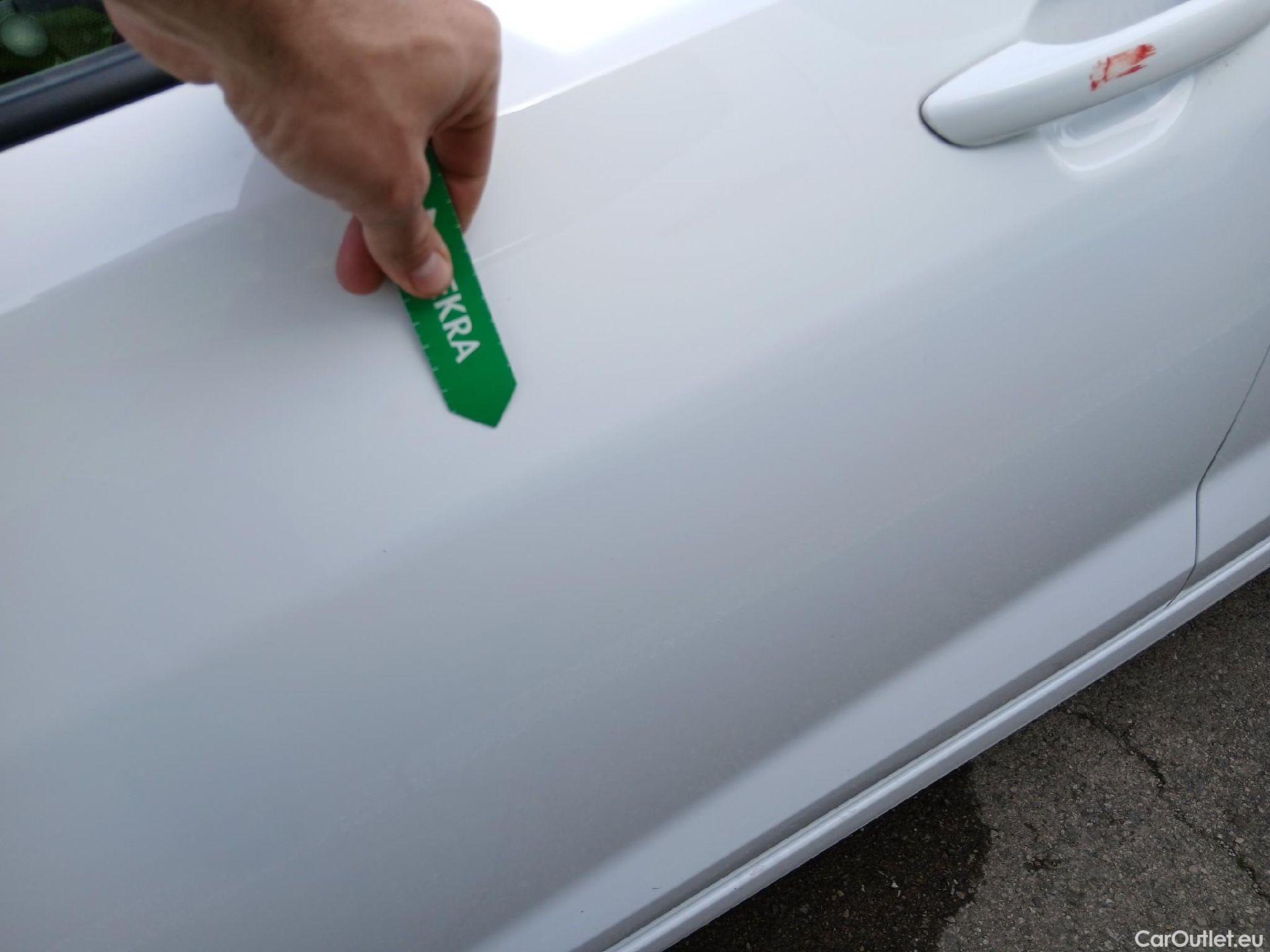  Hyundai  i10 HYUNDAI  / 2020 / 5P / berlina con portón 1.0 Klass #9