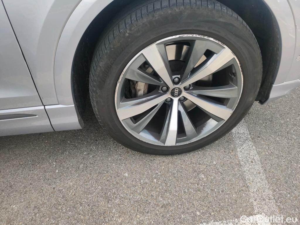  Audi  Q8 AUDI  / 2018 / 5P / todoterreno 55 TFSIe S Line 280kW quattro tiptronic #9