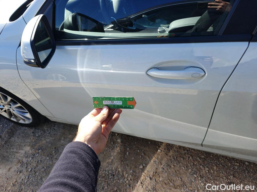  Bmw  Serie 1 BMW  / 2019 / 5P / berlina con portón 118i #4