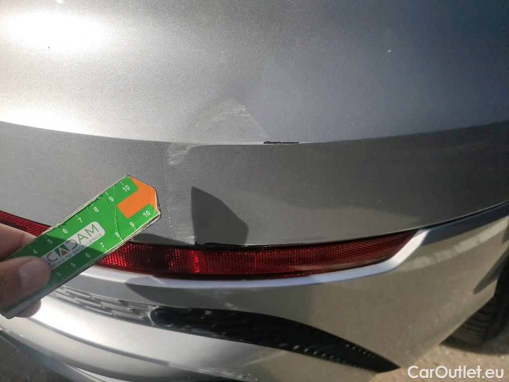  Audi  Q8 AUDI  / 2018 / 5P / todoterreno 55 TFSIe S Line 280kW quattro tiptronic #40