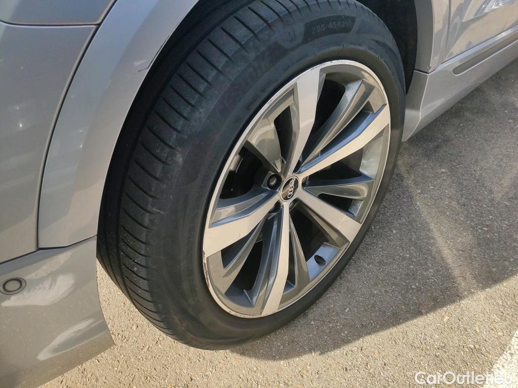  Audi  Q8 AUDI  / 2018 / 5P / todoterreno 55 TFSIe S Line 280kW quattro tiptronic #11