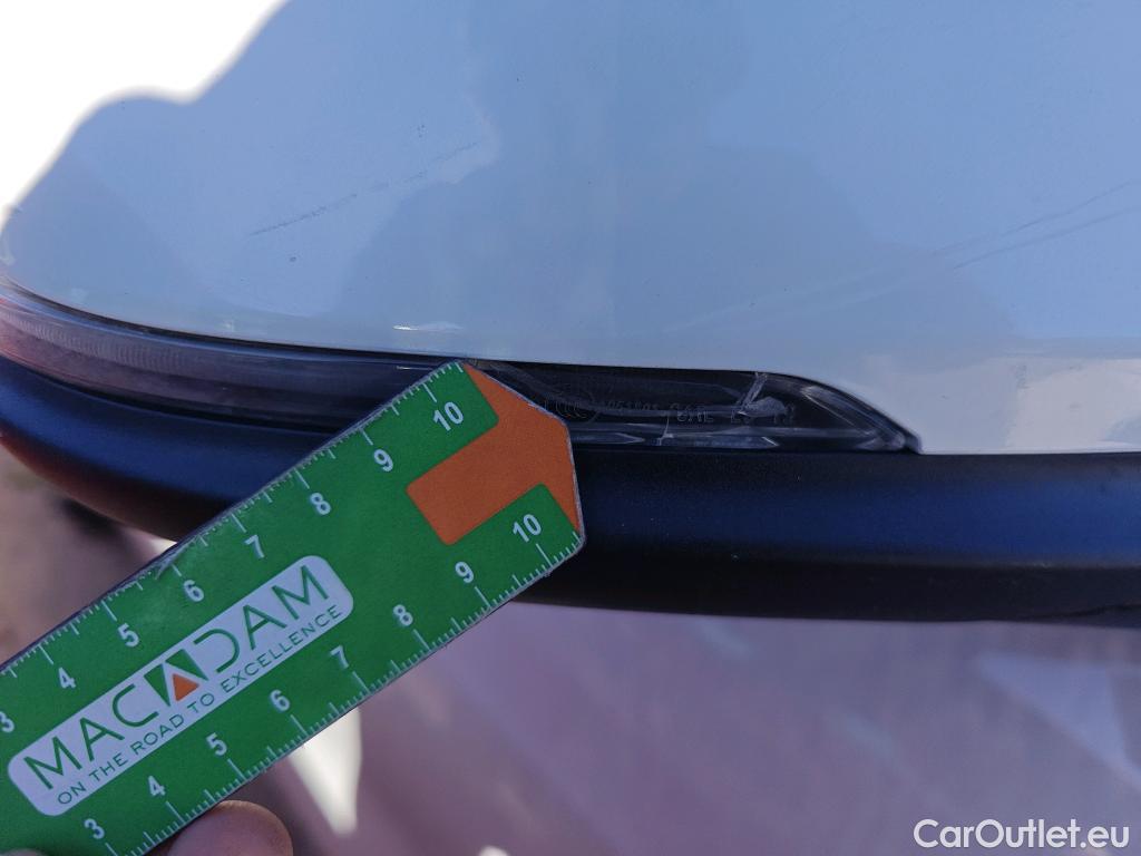  Bmw  Serie 1 BMW  / 2019 / 5P / berlina con portón 118i #34