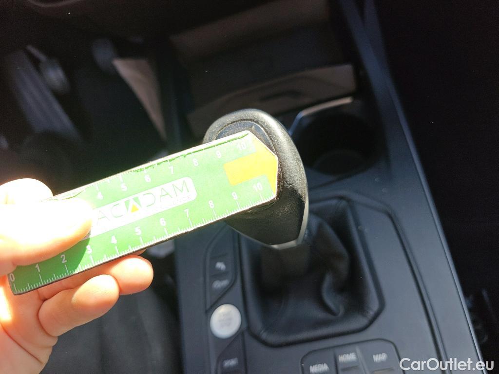  Bmw  Serie 1 BMW  / 2019 / 5P / berlina con portón 118i #32