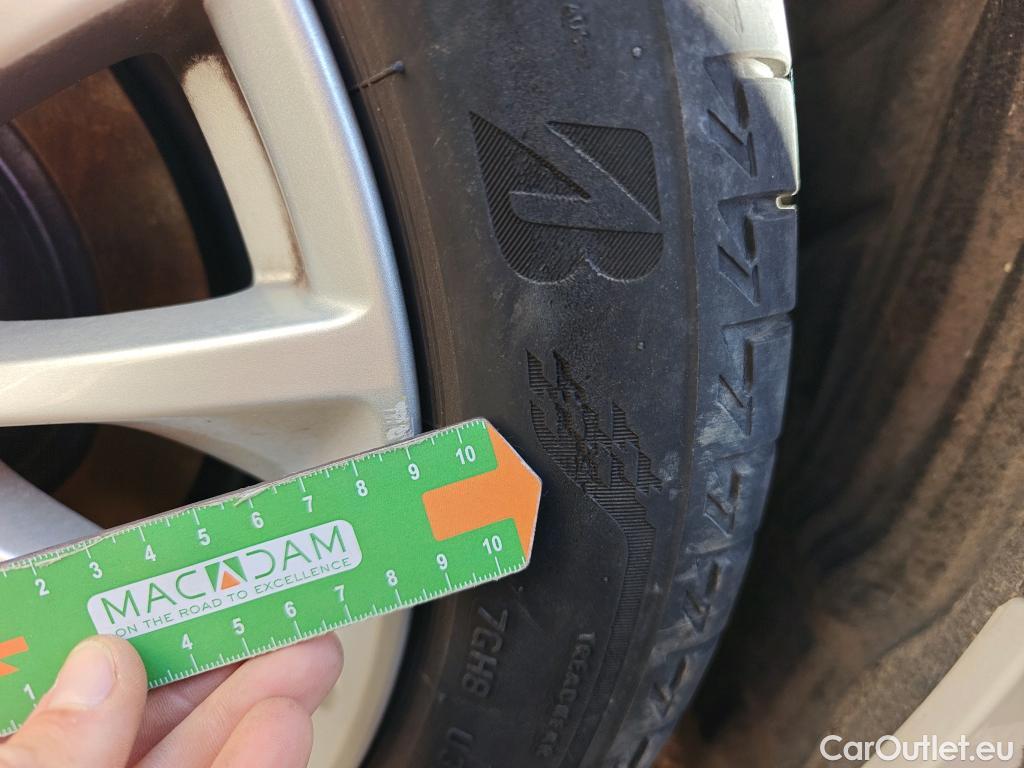  Bmw  Serie 1 BMW  / 2019 / 5P / berlina con portón 118i #12