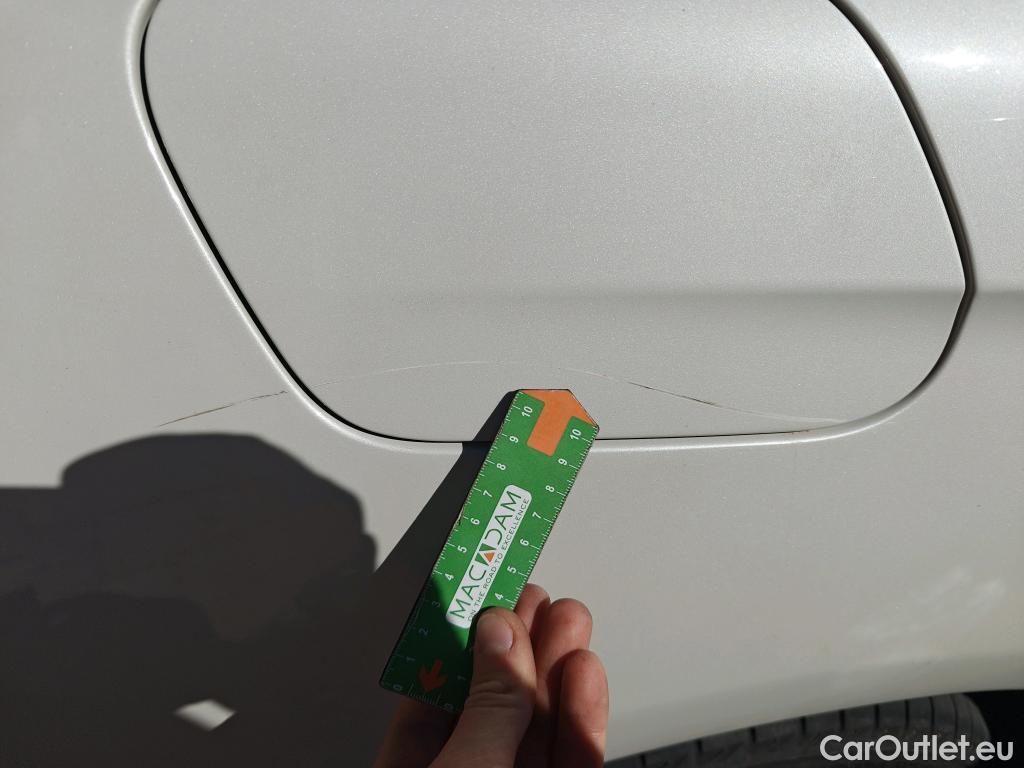  Bmw  Serie 1 BMW  / 2019 / 5P / berlina con portón 118i #37