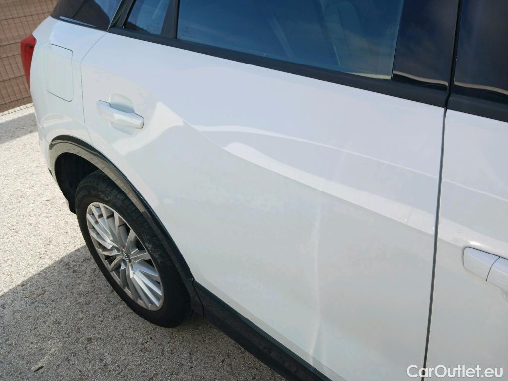  Audi  Q2 AUDI  / 2016 / 5P / todoterreno Design 30 TFSI 85kW (116CV) (AC) #9