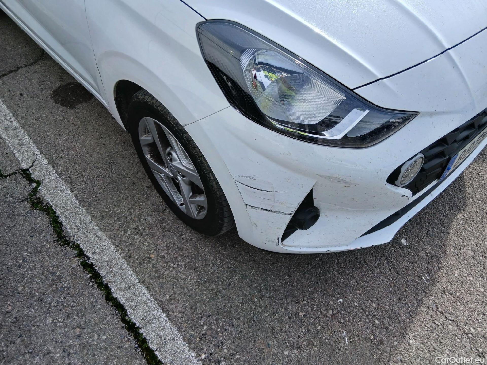  Hyundai  i10 HYUNDAI  / 2020 / 5P / berlina con portón 1.0 Klass #1