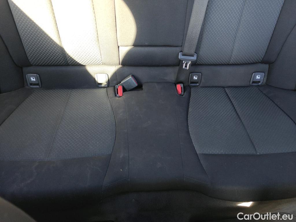  Bmw  Serie 1 BMW  / 2019 / 5P / berlina con portón 118i #15