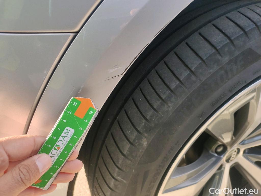  Audi  Q8 AUDI  / 2018 / 5P / todoterreno 55 TFSIe S Line 280kW quattro tiptronic #31