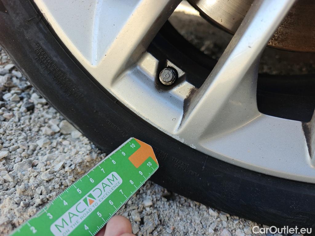  Bmw  Serie 1 BMW  / 2019 / 5P / berlina con portón 118i #24