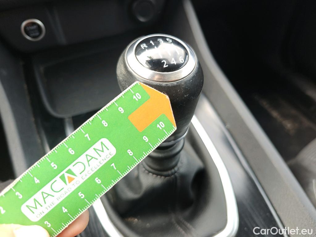  Nissan  Qashqai NISSAN  / 2021 / 5P / todoterreno DIG-T 103kW (140CV) mHEV 4x2 Acenta #38