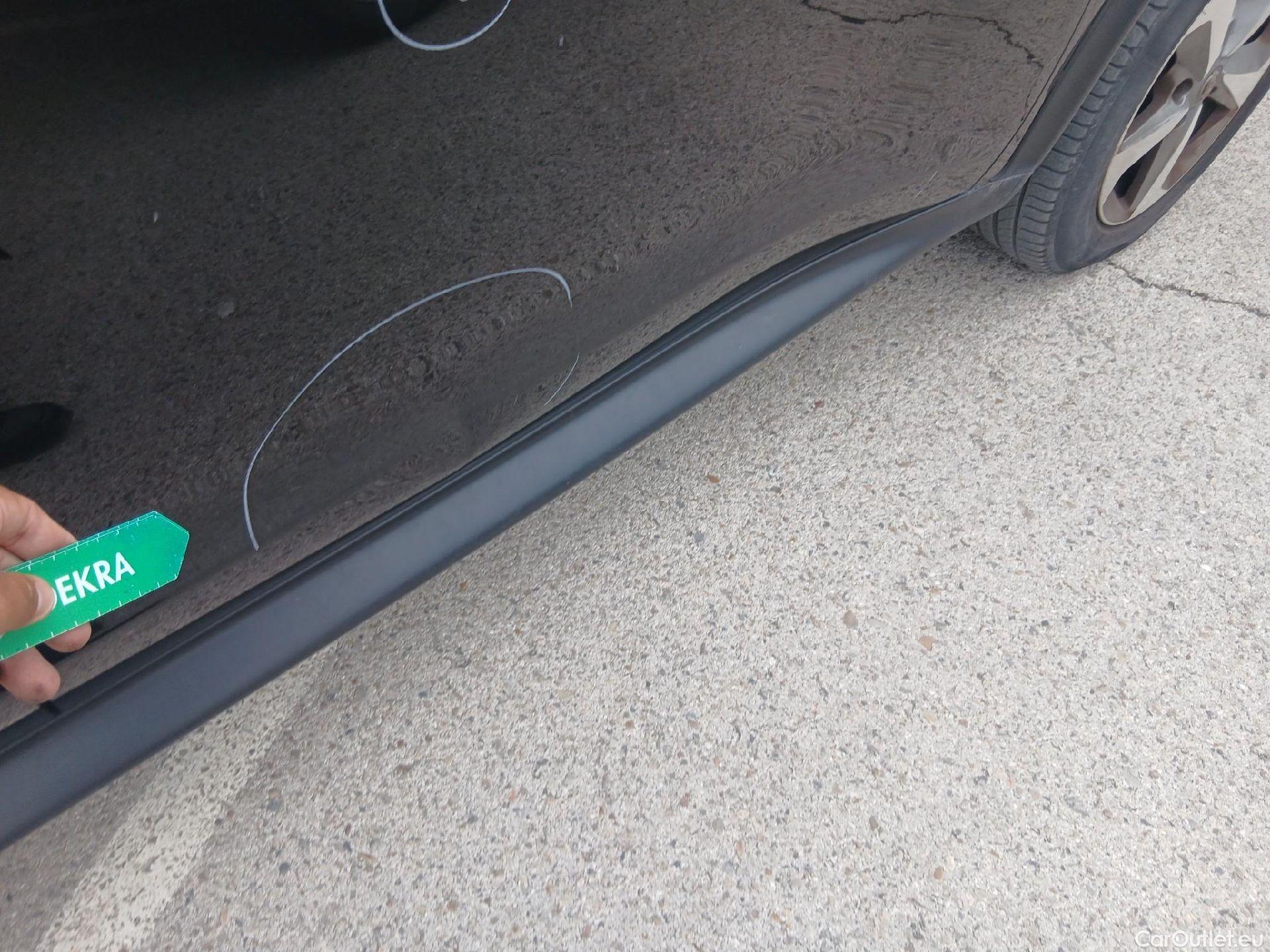  Nissan  Juke NISSAN  / 2014 / 5P / crossover G E6D-Temp 83 kW (112 CV) 5M/T ACENTA #40