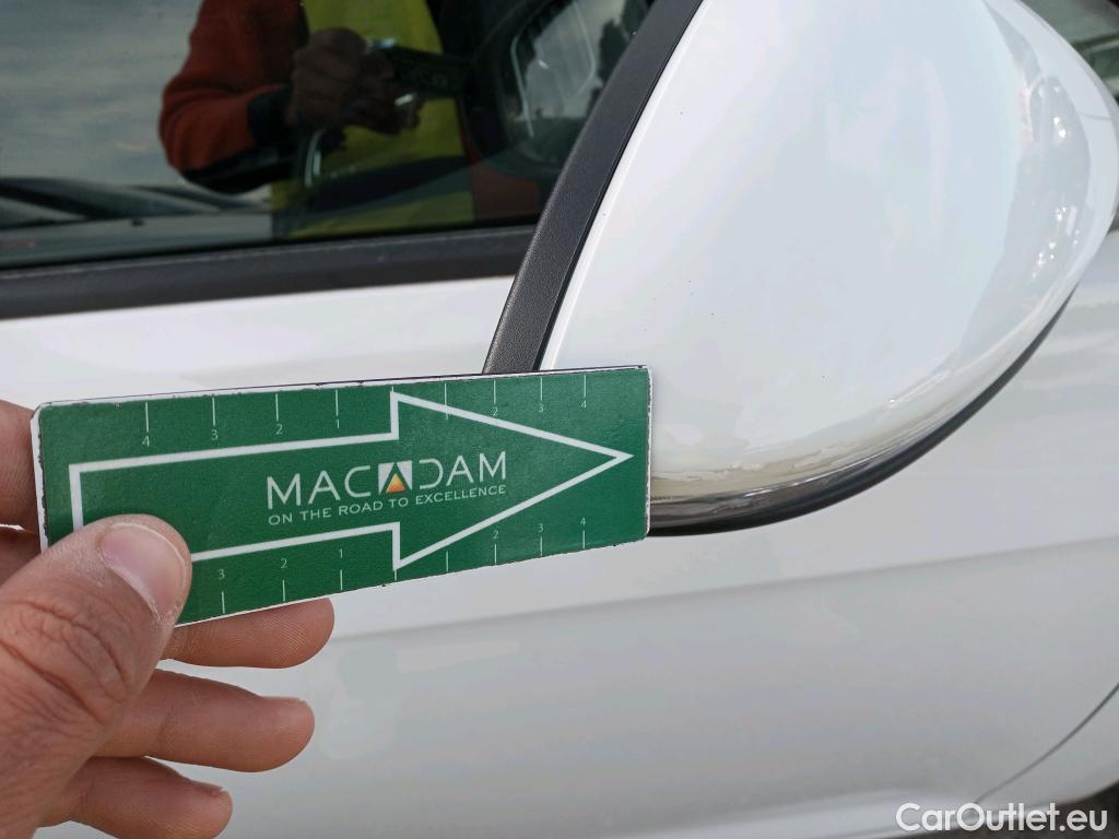  Volkswagen  Golf  VOLKSWAGEN / 2016 / 5P / berlina con portón e-ePower 110 kW (136CV) #17