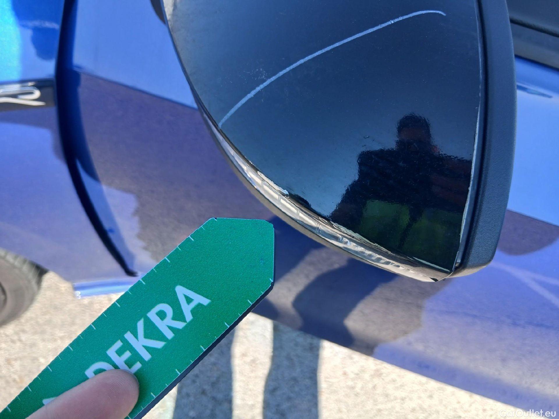  Volkswagen  Golf  VOLKSWAGEN / 2020 / 5P / berlina con portón R 2.0 TSI 235kW (320CV) 4Motion DSG #21