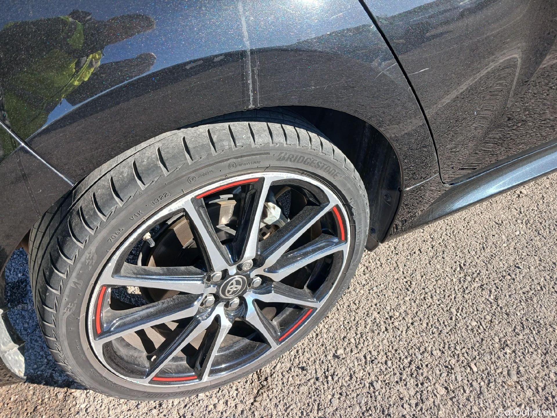  Toyota  Yaris TOYOTA  / 2020 / 5P / berlina con portón 1.5 120H GR Sport #22