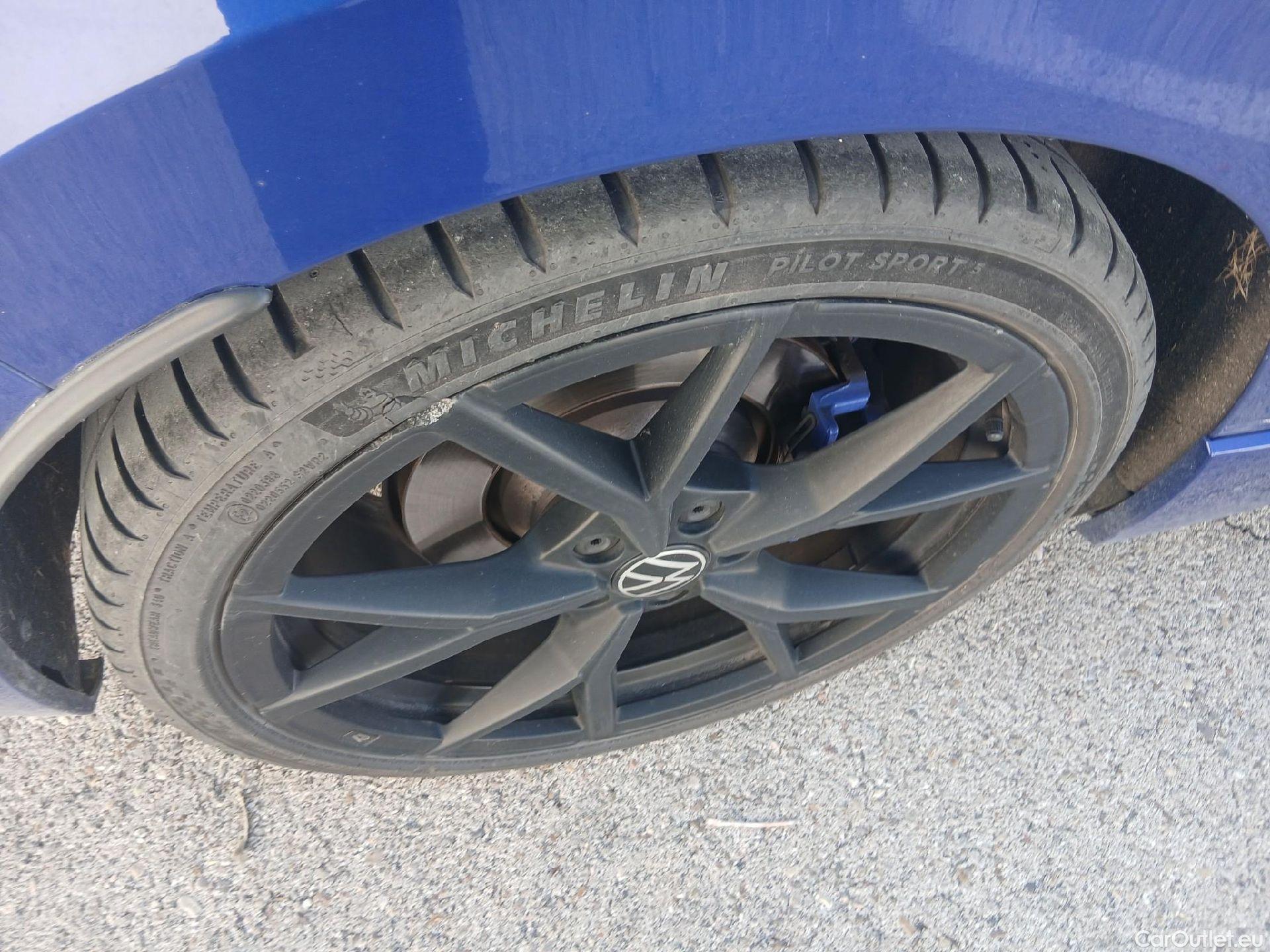  Volkswagen  Golf  VOLKSWAGEN / 2020 / 5P / berlina con portón R 2.0 TSI 235kW (320CV) 4Motion DSG #8