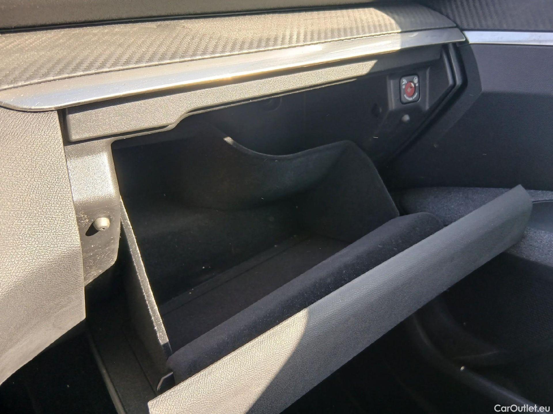  Peugeot  3008 PEUGEOT  / 2020 / 5P / todoterreno 1.5 BlueHDi 96kW (130CV) S&S Active Pack #37