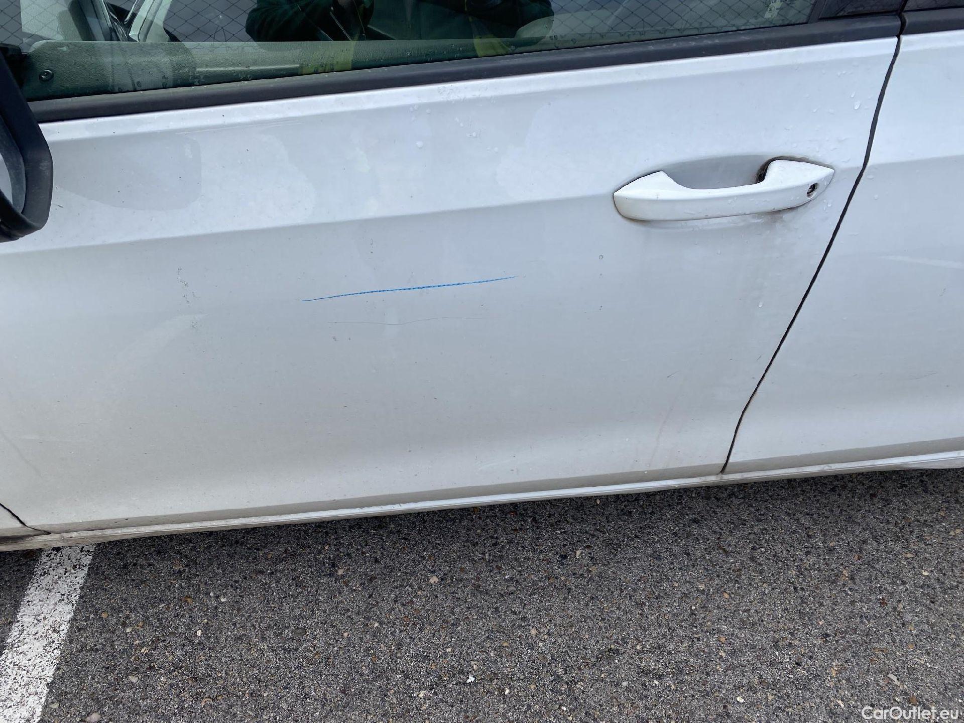  Volkswagen  Golf  VOLKSWAGEN / 2020 / 5P / berlina con portón 2.0 TDI 85kW (115CV) #8