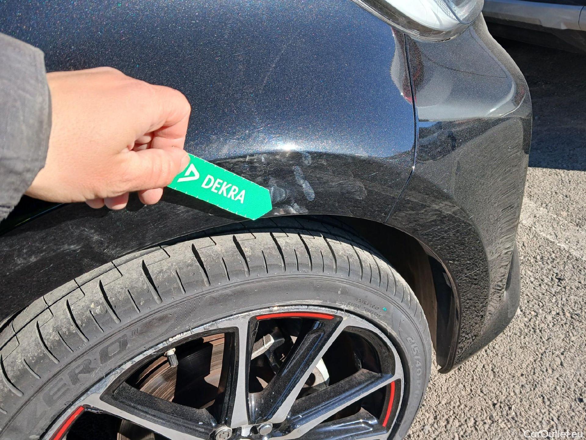  Toyota  Yaris TOYOTA  / 2020 / 5P / berlina con portón 1.5 120H GR Sport #29