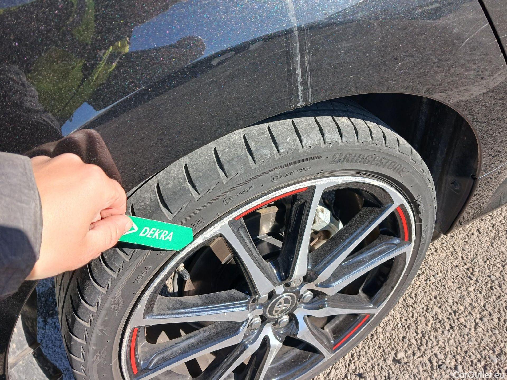  Toyota  Yaris TOYOTA  / 2020 / 5P / berlina con portón 1.5 120H GR Sport #21