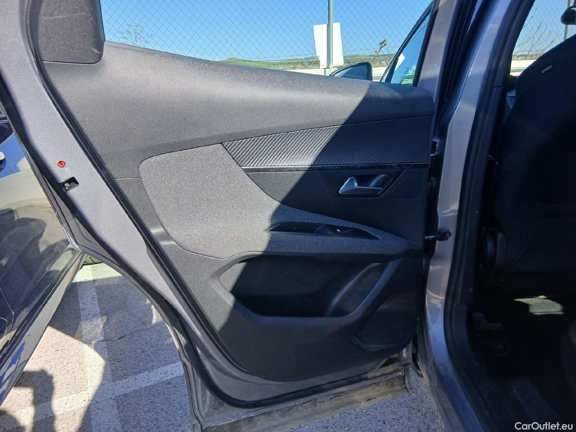  Peugeot  3008 PEUGEOT  / 2020 / 5P / todoterreno 1.5 BlueHDi 96kW (130CV) S&S Active Pack #25