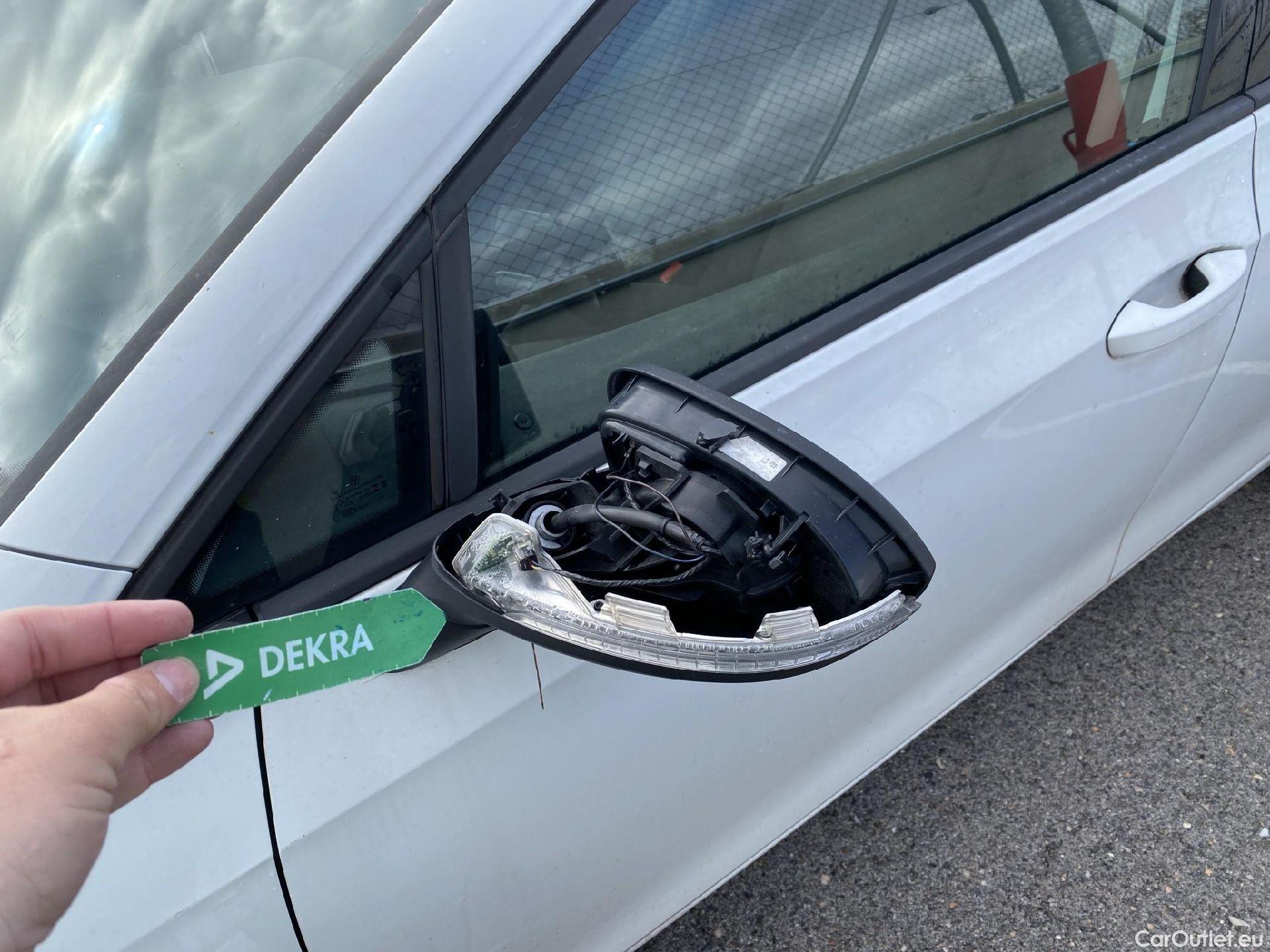  Volkswagen  Golf  VOLKSWAGEN / 2020 / 5P / berlina con portón 2.0 TDI 85kW (115CV) #3