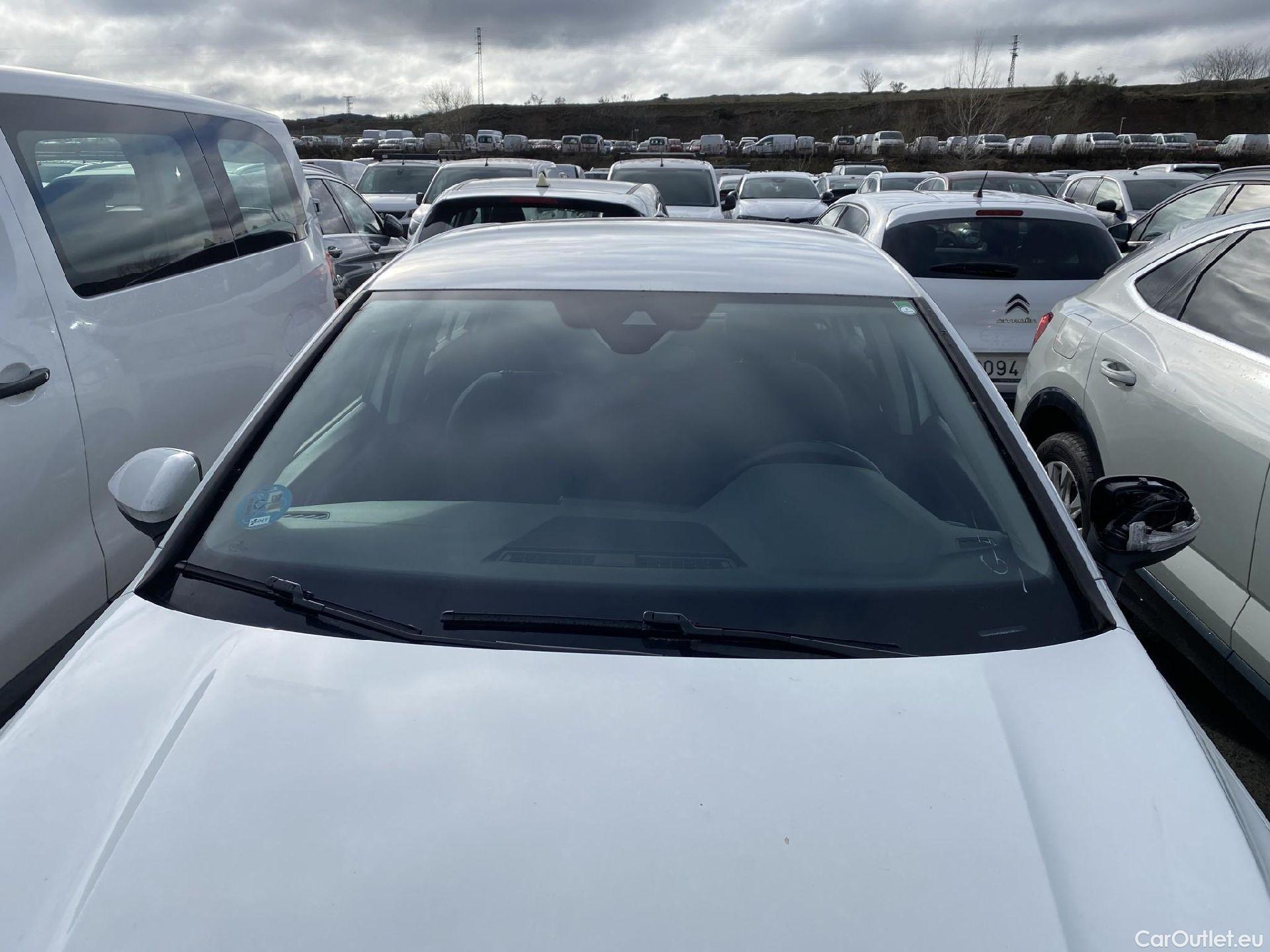  Volkswagen  Golf  VOLKSWAGEN / 2020 / 5P / berlina con portón 2.0 TDI 85kW (115CV) #1