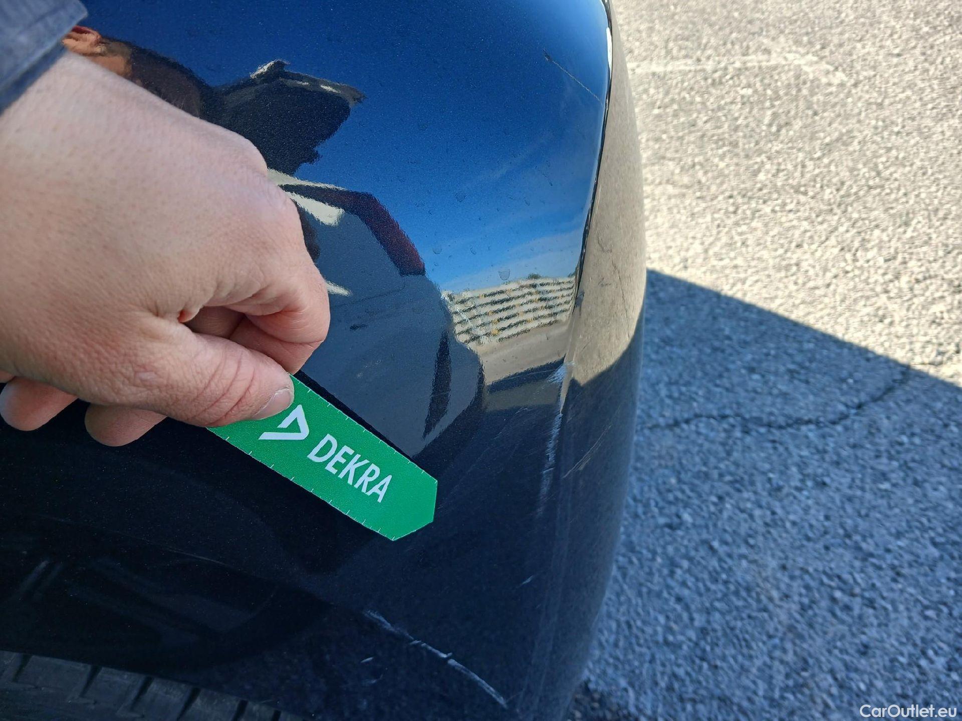  Toyota  Yaris TOYOTA  / 2020 / 5P / berlina con portón 1.5 120H GR Sport #15