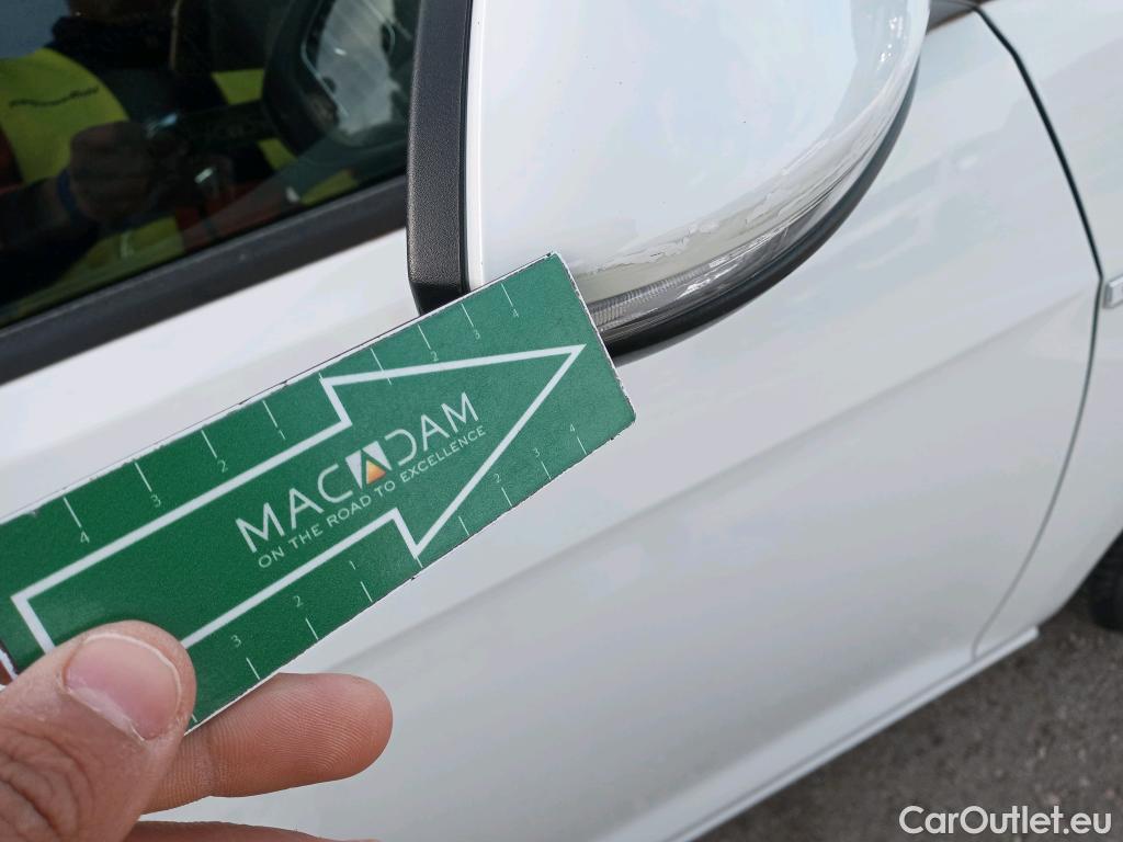  Volkswagen  Golf  VOLKSWAGEN / 2016 / 5P / berlina con portón e-ePower 110 kW (136CV) #24