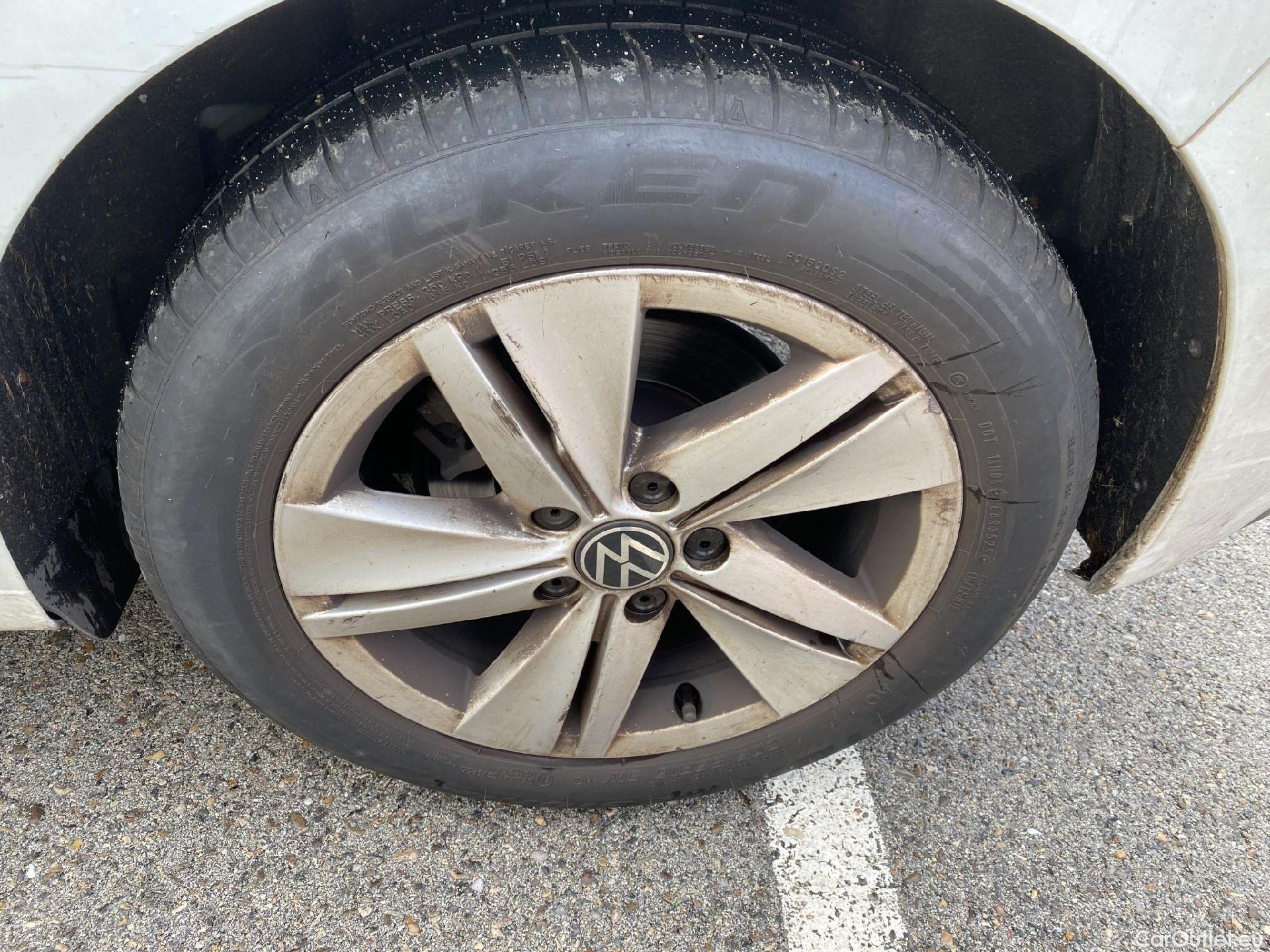  Volkswagen  Golf  VOLKSWAGEN / 2020 / 5P / berlina con portón 2.0 TDI 85kW (115CV) #13