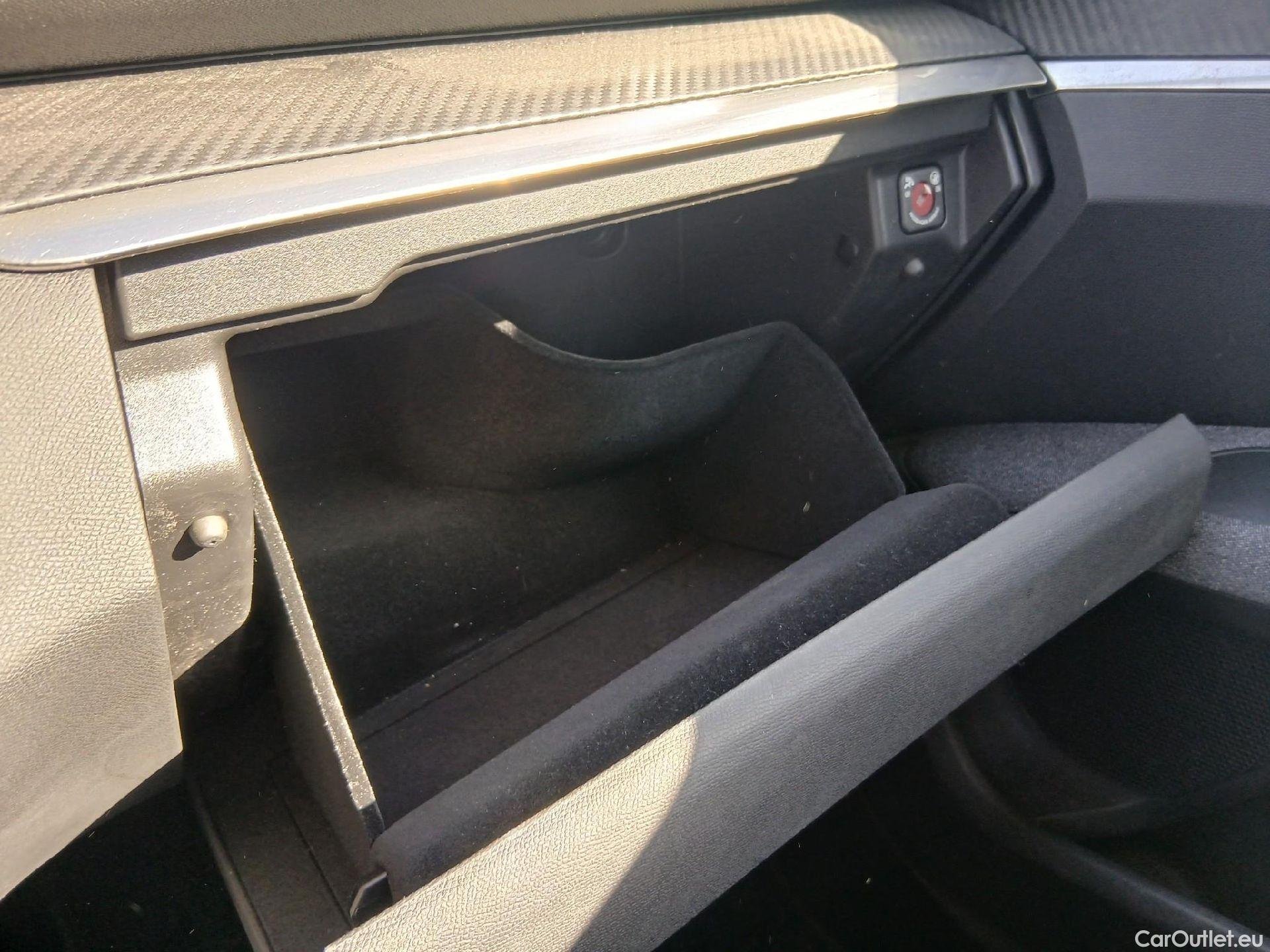  Peugeot  3008 PEUGEOT  / 2020 / 5P / todoterreno 1.5 BlueHDi 96kW (130CV) S&S Active Pack #1