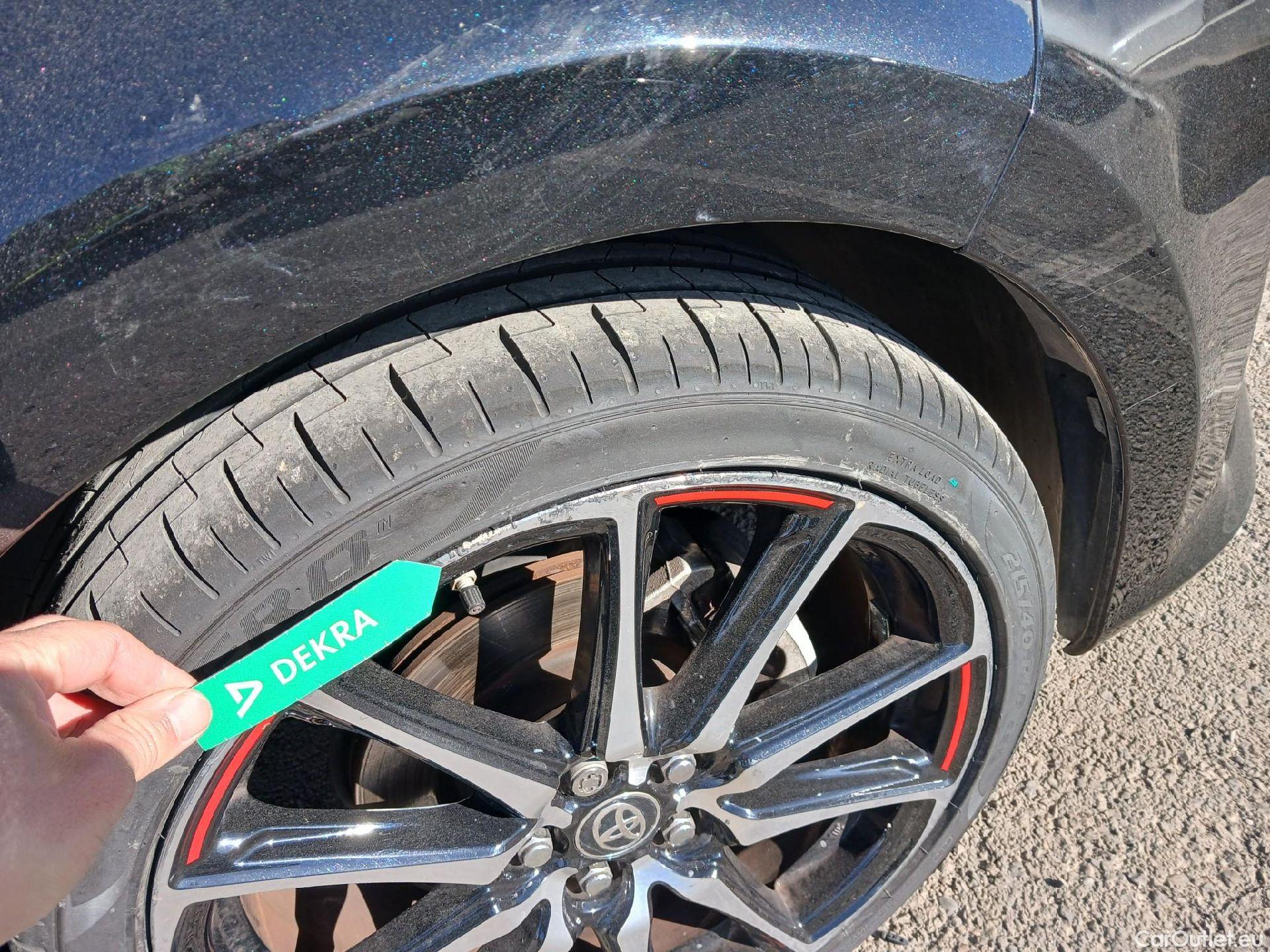  Toyota  Yaris TOYOTA  / 2020 / 5P / berlina con portón 1.5 120H GR Sport #27