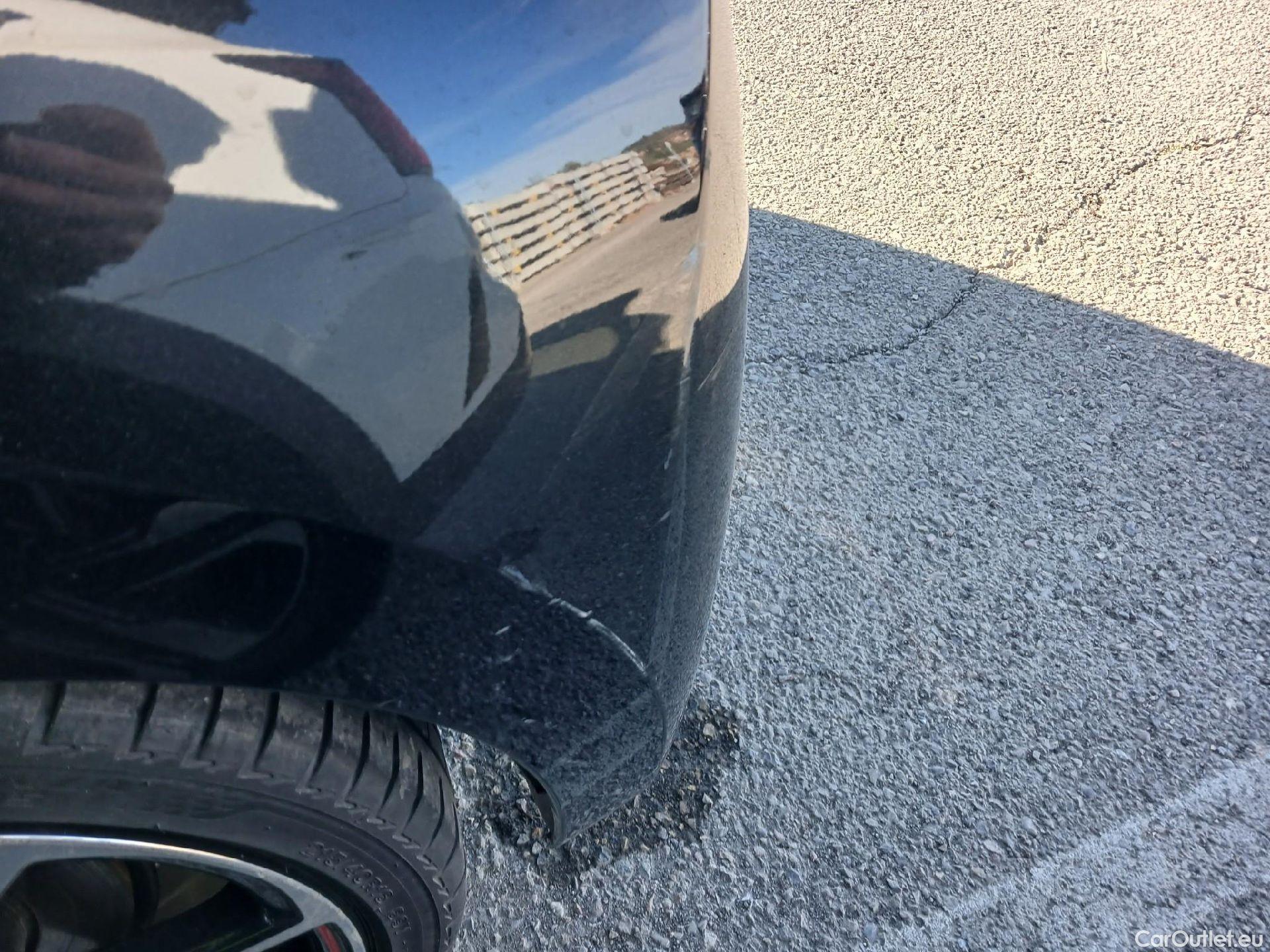  Toyota  Yaris TOYOTA  / 2020 / 5P / berlina con portón 1.5 120H GR Sport #16