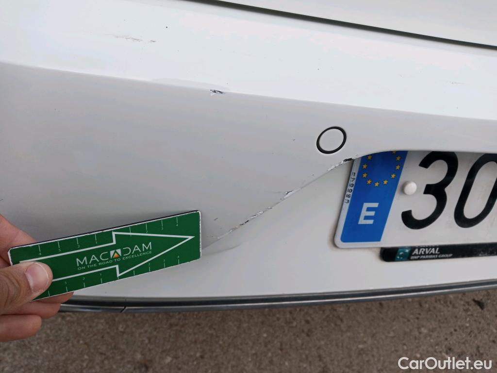  Volkswagen  Golf  VOLKSWAGEN / 2016 / 5P / berlina con portón e-ePower 110 kW (136CV) #12