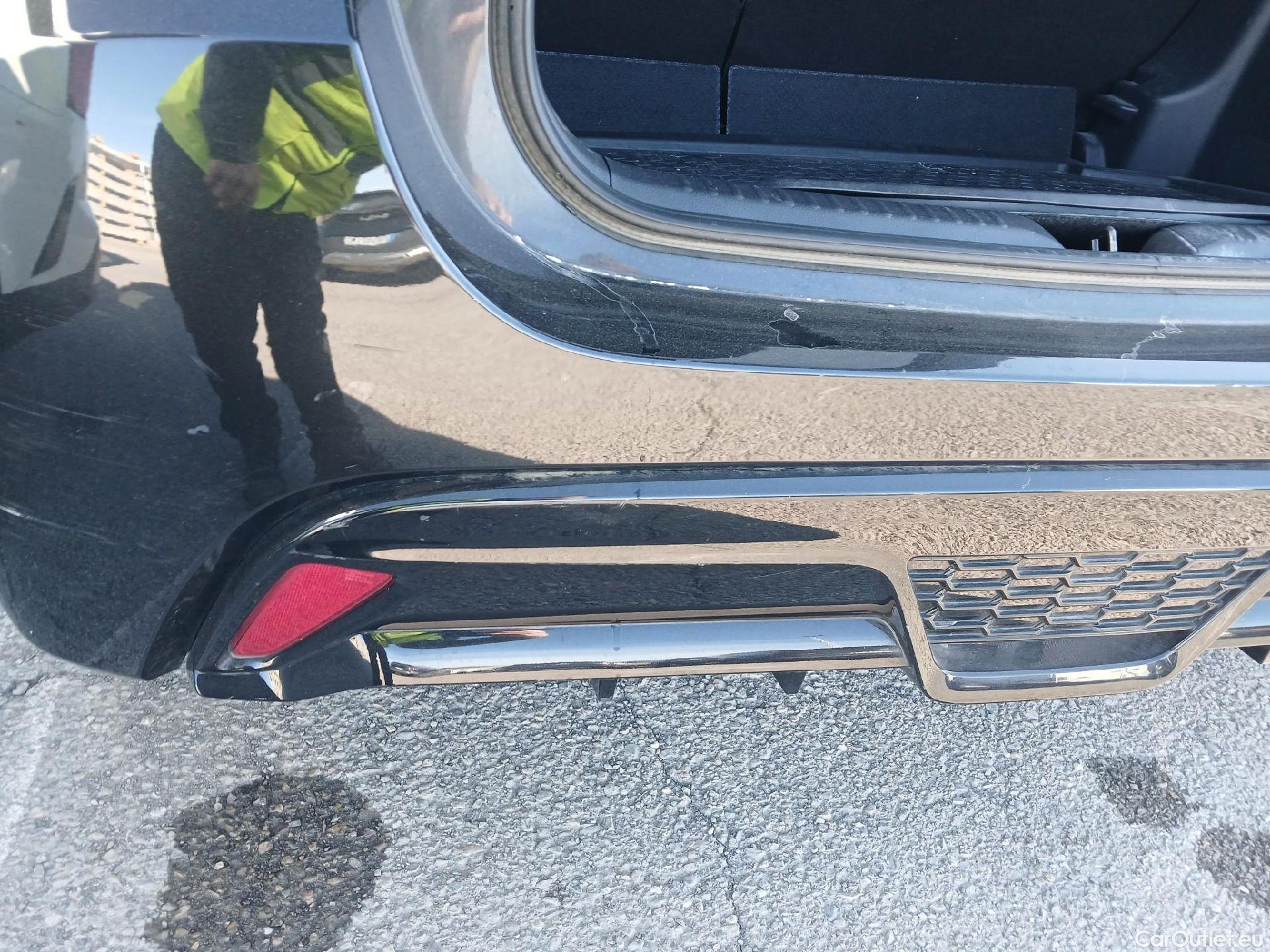  Toyota  Yaris TOYOTA  / 2020 / 5P / berlina con portón 1.5 120H GR Sport #17