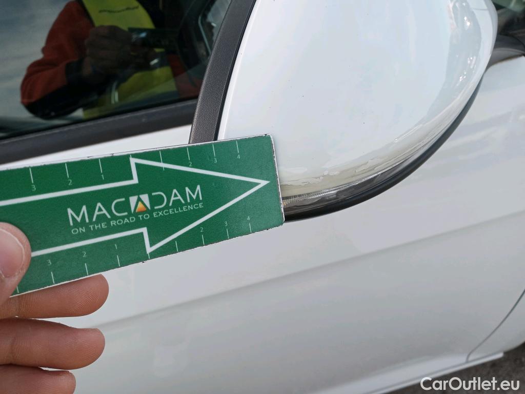  Volkswagen  Golf  VOLKSWAGEN / 2016 / 5P / berlina con portón e-ePower 110 kW (136CV) #16