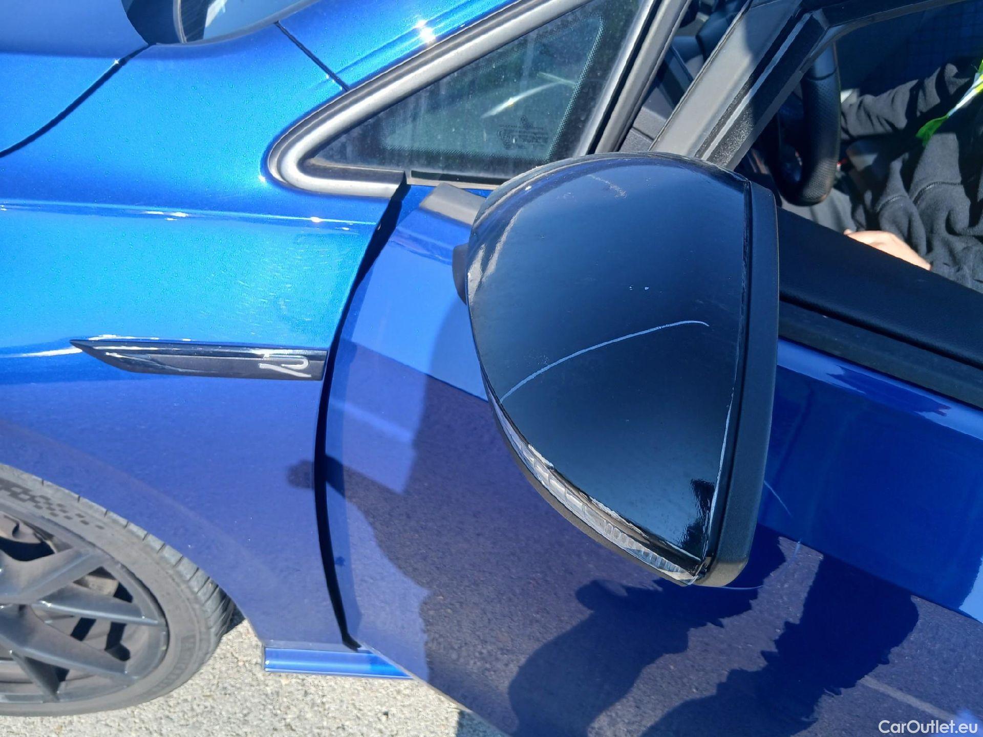  Volkswagen  Golf  VOLKSWAGEN / 2020 / 5P / berlina con portón R 2.0 TSI 235kW (320CV) 4Motion DSG #20