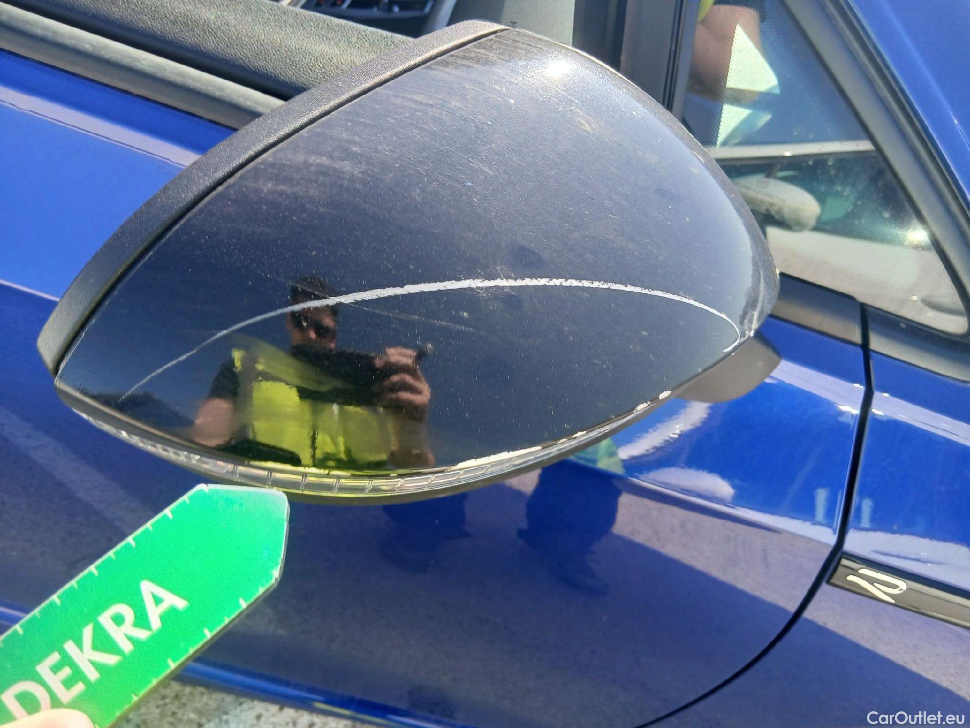  Volkswagen  Golf  VOLKSWAGEN / 2020 / 5P / berlina con portón R 2.0 TSI 235kW (320CV) 4Motion DSG #27