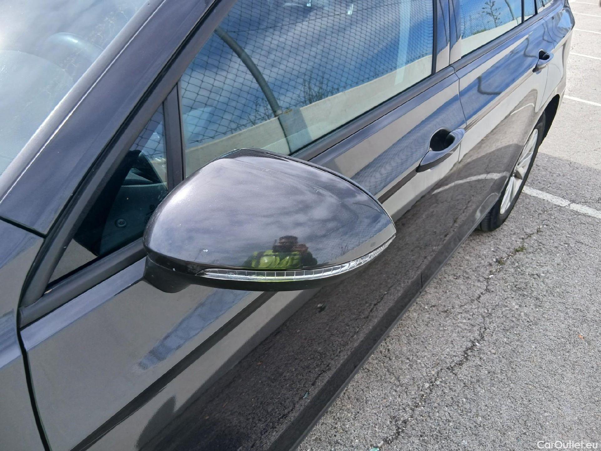  Volkswagen  Passat VOLKSWAGEN  / 2019 / 5P / familiar Variant 2.0 TDI 90kW (122CV) DSG #10