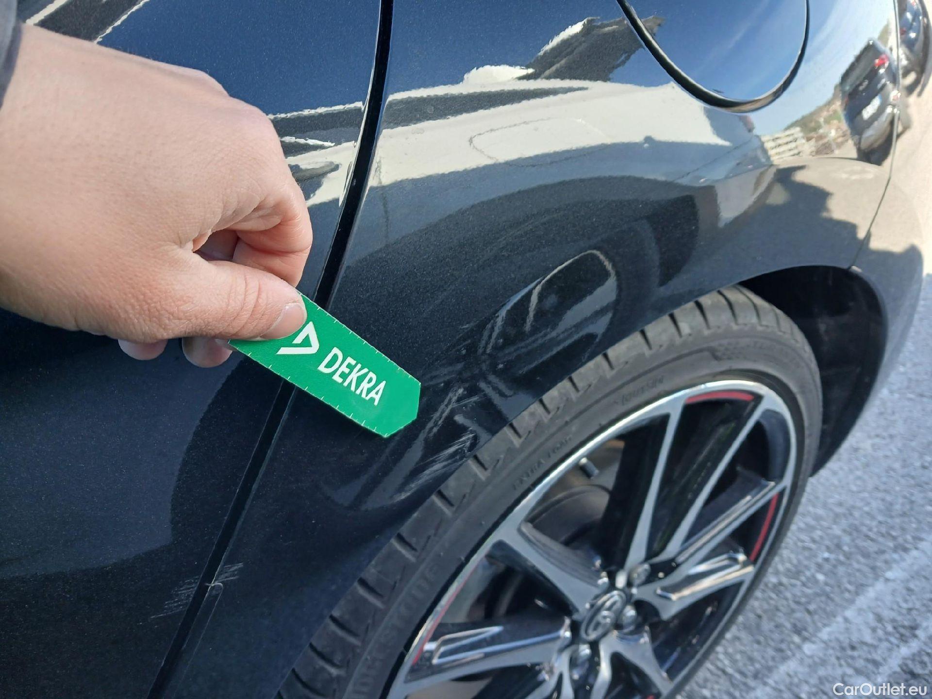  Toyota  Yaris TOYOTA  / 2020 / 5P / berlina con portón 1.5 120H GR Sport #12